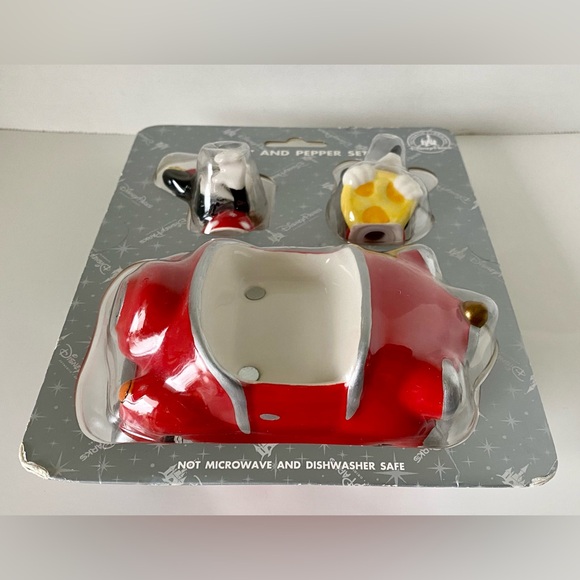 NEW Mickey & Minnie Mouse In Red Car Disney Parks Salt & Pepper Shakers Magnetic - Picture 9 of 11